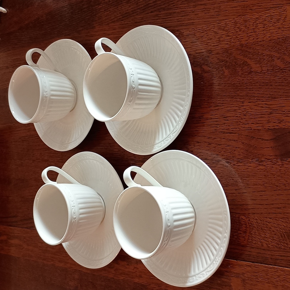 Mikasa Italian Countryside Footed Tea Cup Saucer Set of 4 DD900